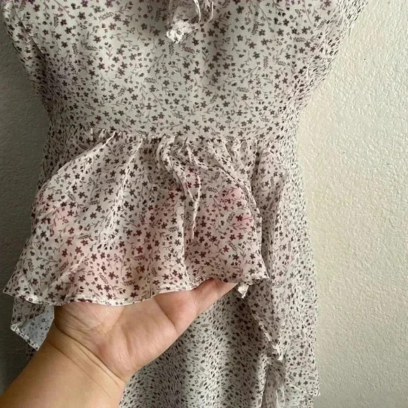 🆕NWOT Senlis Women Lightweight Ruffle Mini Dress V-Neck White Purple Floral S🆕 - Picture 7 of 12